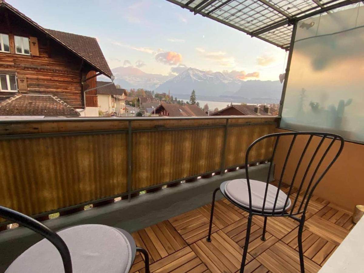 Schoene Ferienwohnung Mit Seeblick Thun Ngoại thất bức ảnh